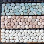 Мозаика из натурального камня: разновидности и технология укладки своими руками Сбор и сортировка гальки